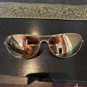 Oakley gold aviators